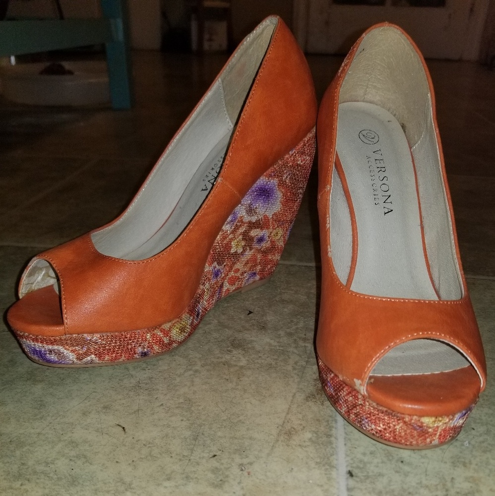 Versona Peep Toe Wedges